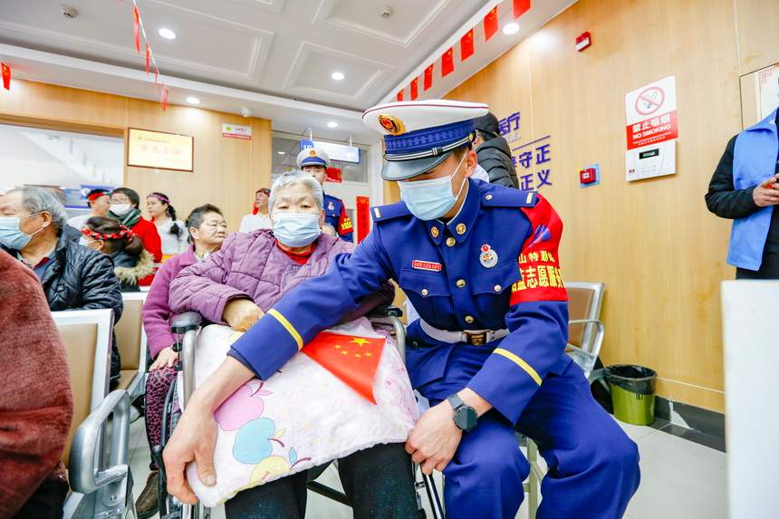 石嘴山消防救援支队学雷锋志愿服务事迹