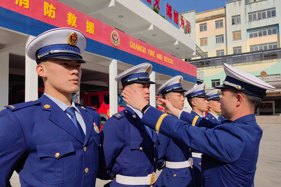 队列训练锻造纪律作风 巩固救援队伍形象
