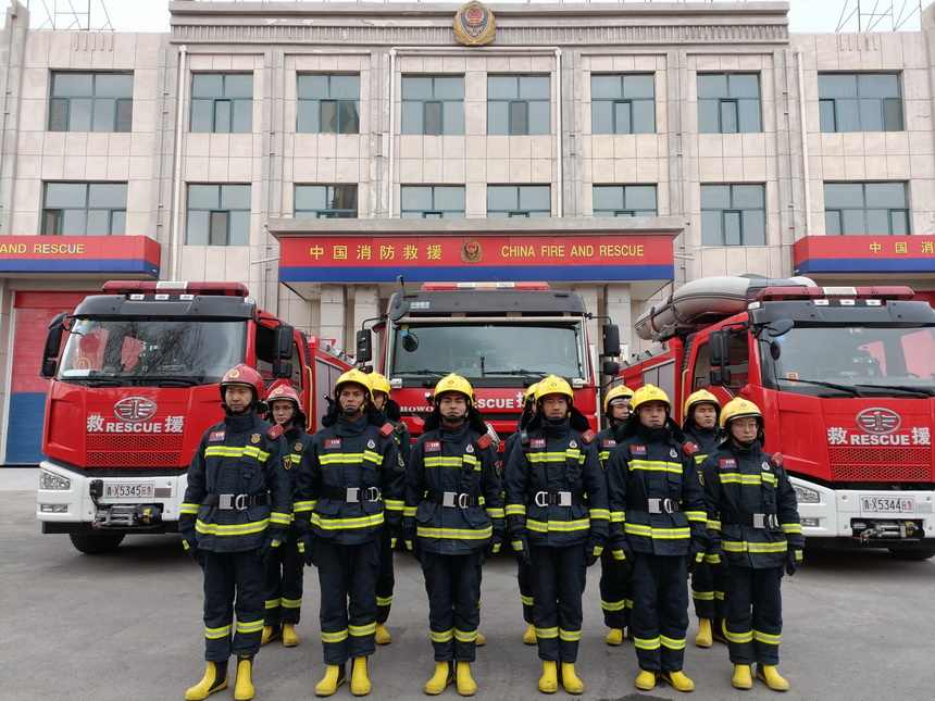 人民消防为人民，雷锋精神见证尖扎大队奉献之路