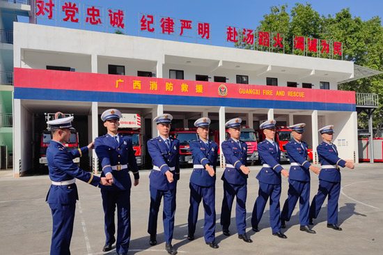 队列训练锻造纪律作风 巩固救援队伍形象