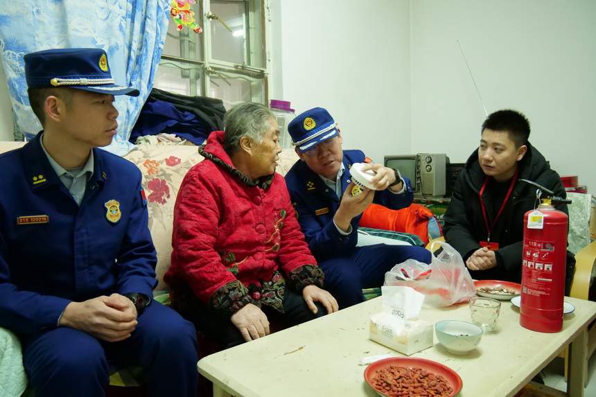 消防救援大队践行雷锋精神 打造服务传承新标杆