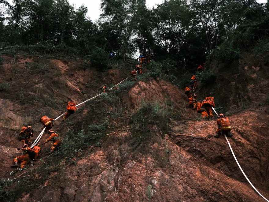 综合对抗训练提升救援实战能力