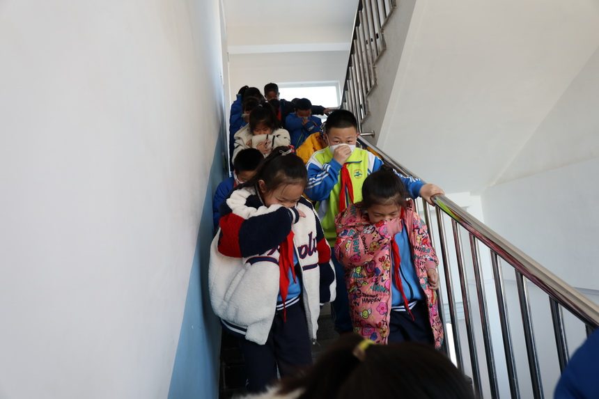 突泉县消防进校园开展消防安全开学第一课