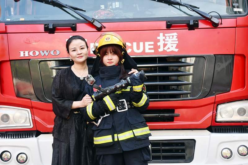陶杰烈士女儿亮相消防成人礼 成长与传承并肩而行