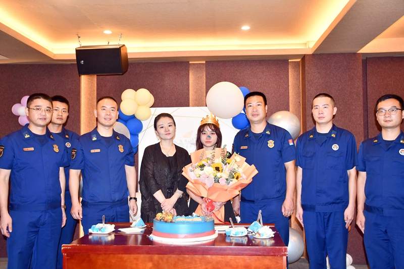 陶杰烈士女儿亮相消防成人礼 成长与传承并肩而行