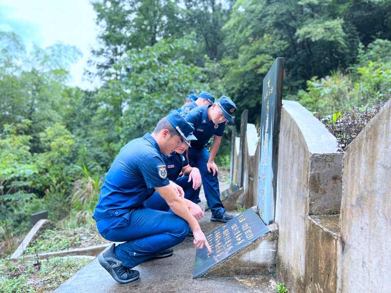 咸宁消防支队追寻红色足迹，传承革命精神