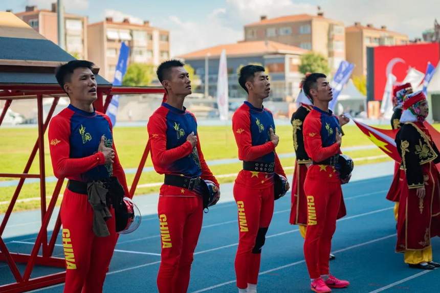 中国斩获世锦赛消防接力首枚银牌,团队协作创佳绩 中国斩获世锦赛消防接力首枚银牌,团队协作创佳绩