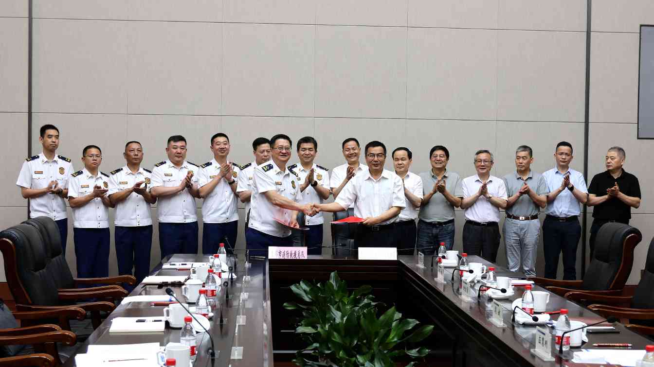 上海消防与中铁建立应急救援联勤联动机制 上海消防与中铁建立应急救援联勤联动机制