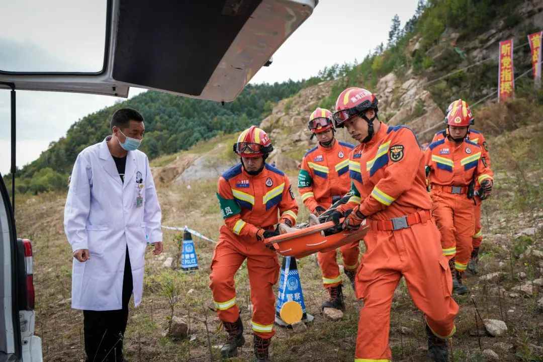 黑龙江省消防救援跨区域山地救援演练强化实战能力 黑龙江省消防救援跨区域山地救援演练强化实战能力
