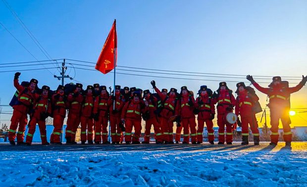 低温雨雪灾害救援实战演练提升战斗力 低温雨雪灾害救援实战演练提升战斗力