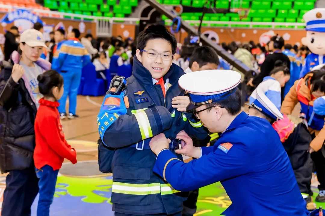北京中小学消防第一课:沉浸式体验与知识普及双管齐下 北京中小学消防第一课:沉浸式体验与知识普及双管齐下