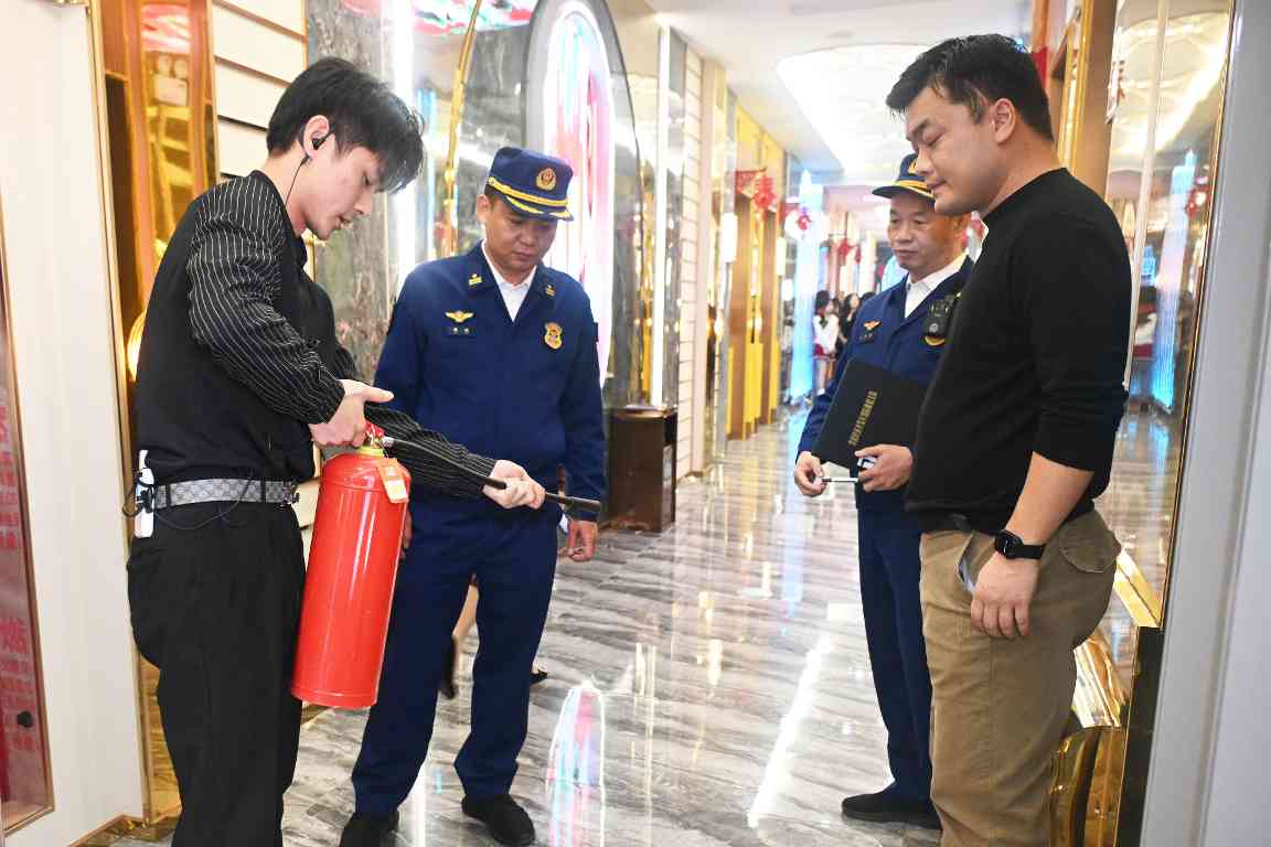 春节期间海南消防全力守护平安,安全形势平稳 春节期间海南消防全力守护平安,安全形势平稳