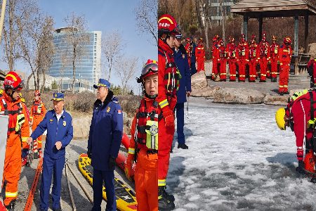宁夏消防救援总队实地检验地震冰域救援战备水平 宁夏消防救援总队实地检验地震冰域救援战备水平