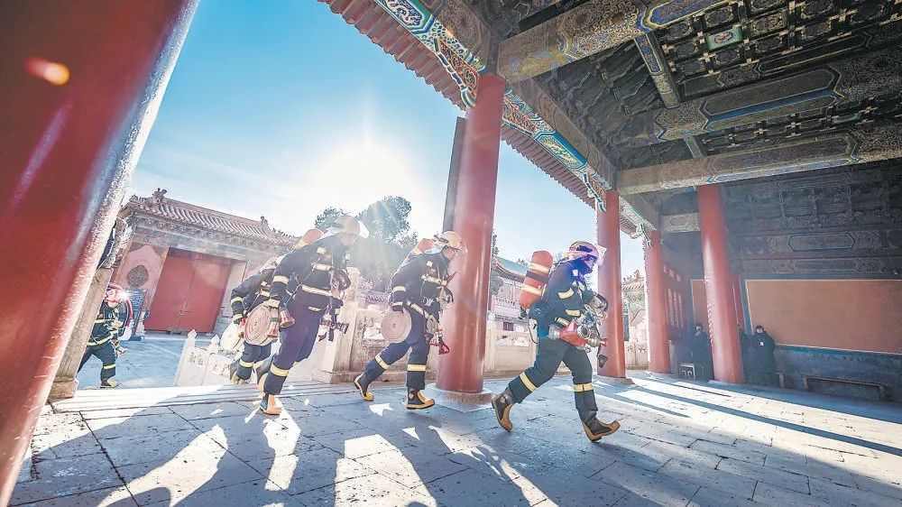 故宫博物院文物古建筑灭火救援实战演练：技战术措施检验