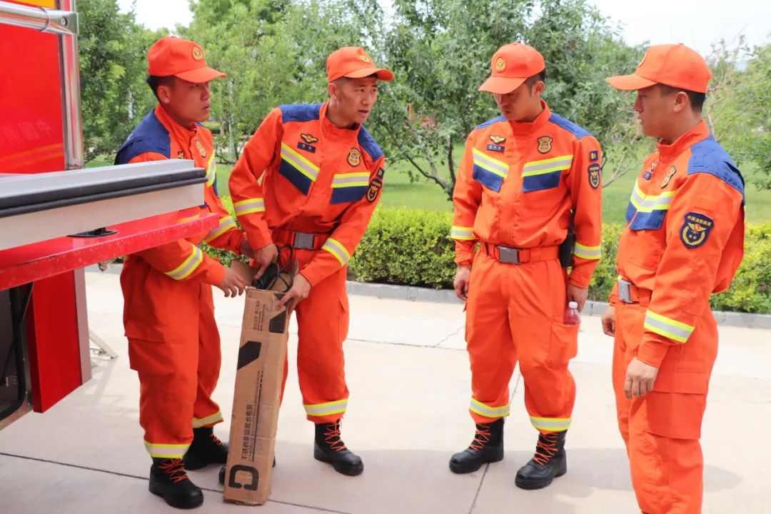 甘肃省森林消防综合应急保障演练提升实战能力