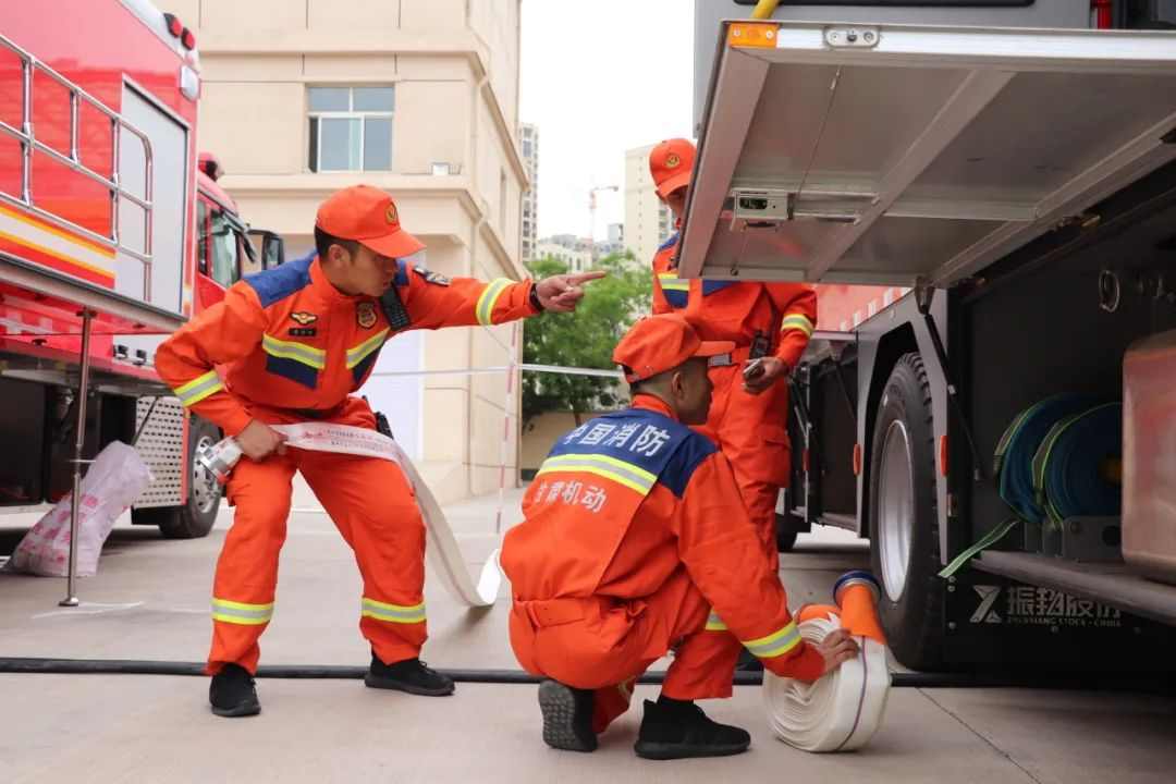 甘肃省森林消防综合应急保障演练提升实战能力