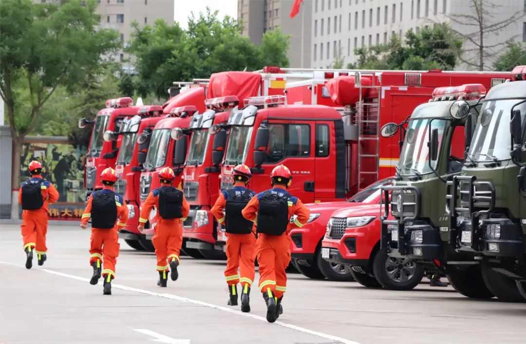 甘肃省森林消防综合应急保障演练提升实战能力