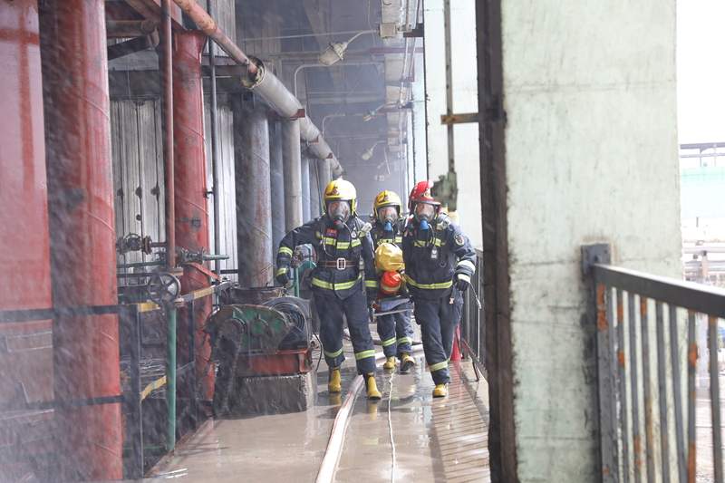 真烟真火练精兵 安全至上谋打赢