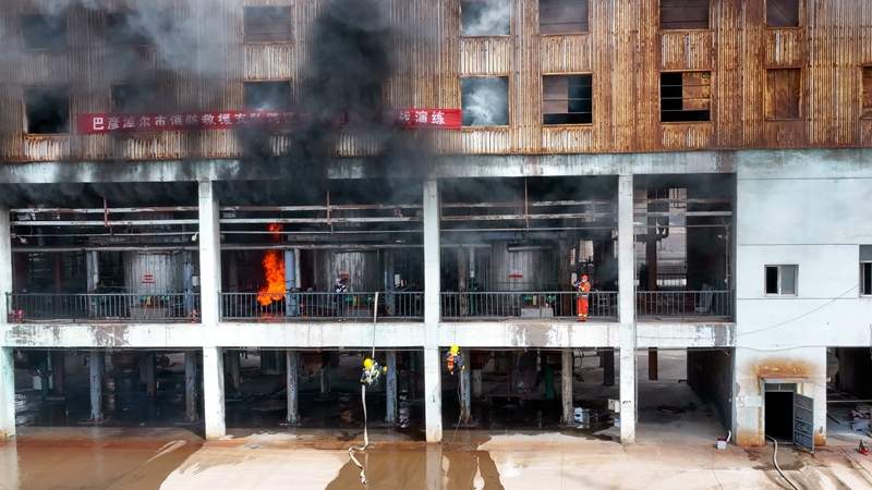 真烟真火练精兵 安全至上谋打赢