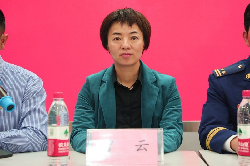 “刘三姐”为消防志愿者服务站揭牌