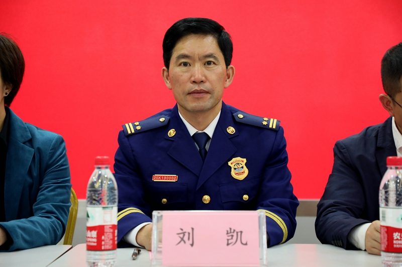 “刘三姐”为消防志愿者服务站揭牌