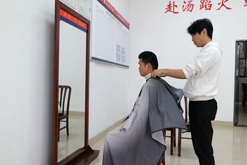 为了一句约定，他坚持了8年
