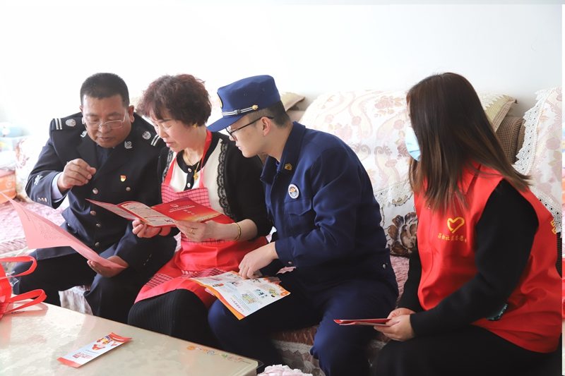 有效宣传“3分钟”与百姓搭起“连心桥” 有效宣传“3分钟”与百姓搭起“连心桥”