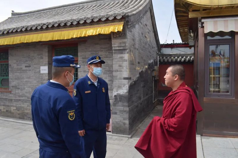抓铁有痕 重拳出击