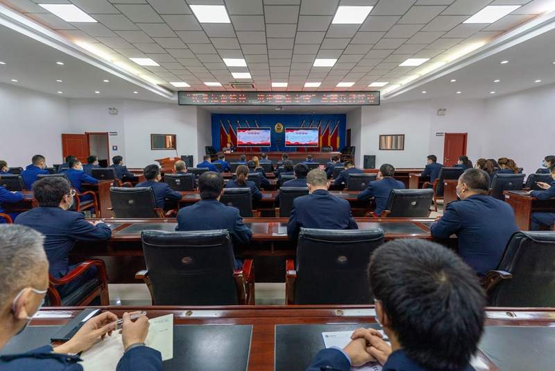 “传承红色精神 铸牢蓝色忠魂”